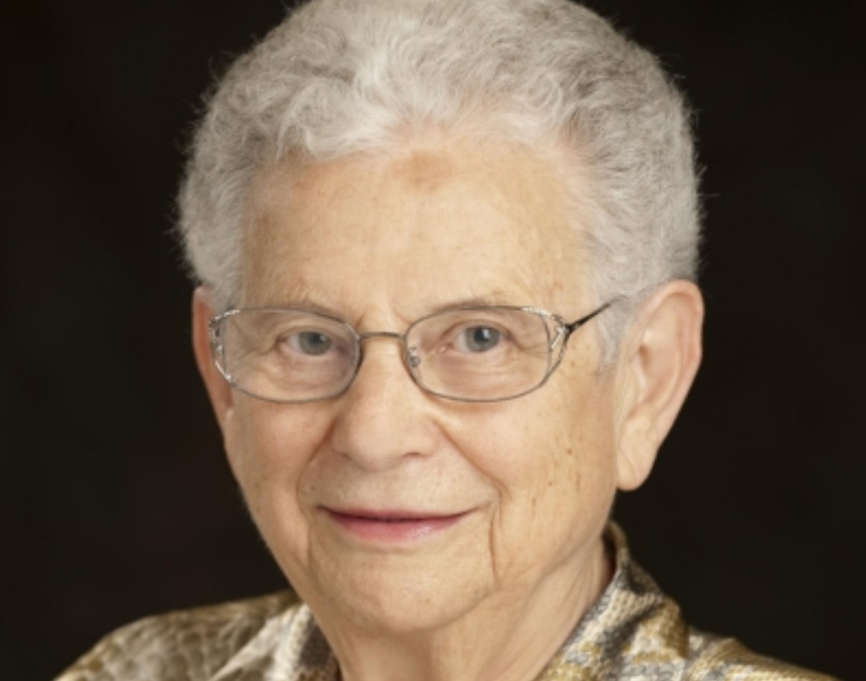 Elizabeth Neufeld as Recipient of the National MPS Society Visionary Leadership Award